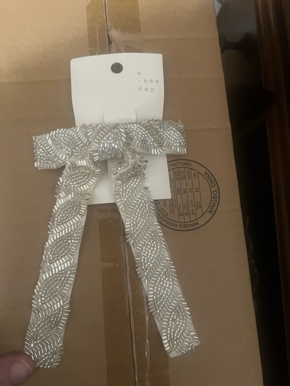 a new day Ivory Beaded Leaf Bow Clip